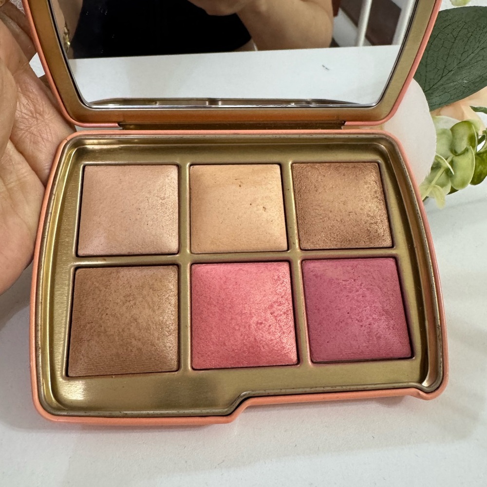 Hourglass AMBIENT LIGHTING EDIT UNLOCKED ELEPHANT - Picture 3 of 9